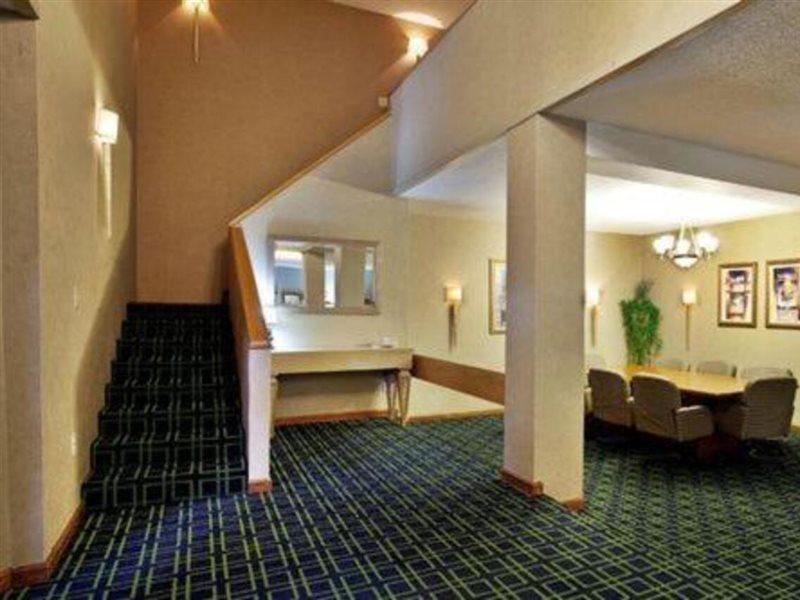 Ramada Inn Lafayette Conference Center Exterior photo